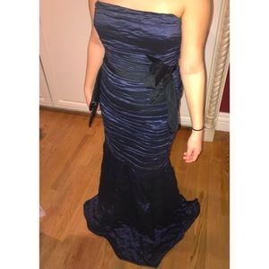 BCBGMAXAZRIA gown